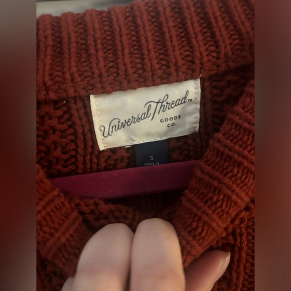 Universal Threads Red Sweater - Picture 3 of 3